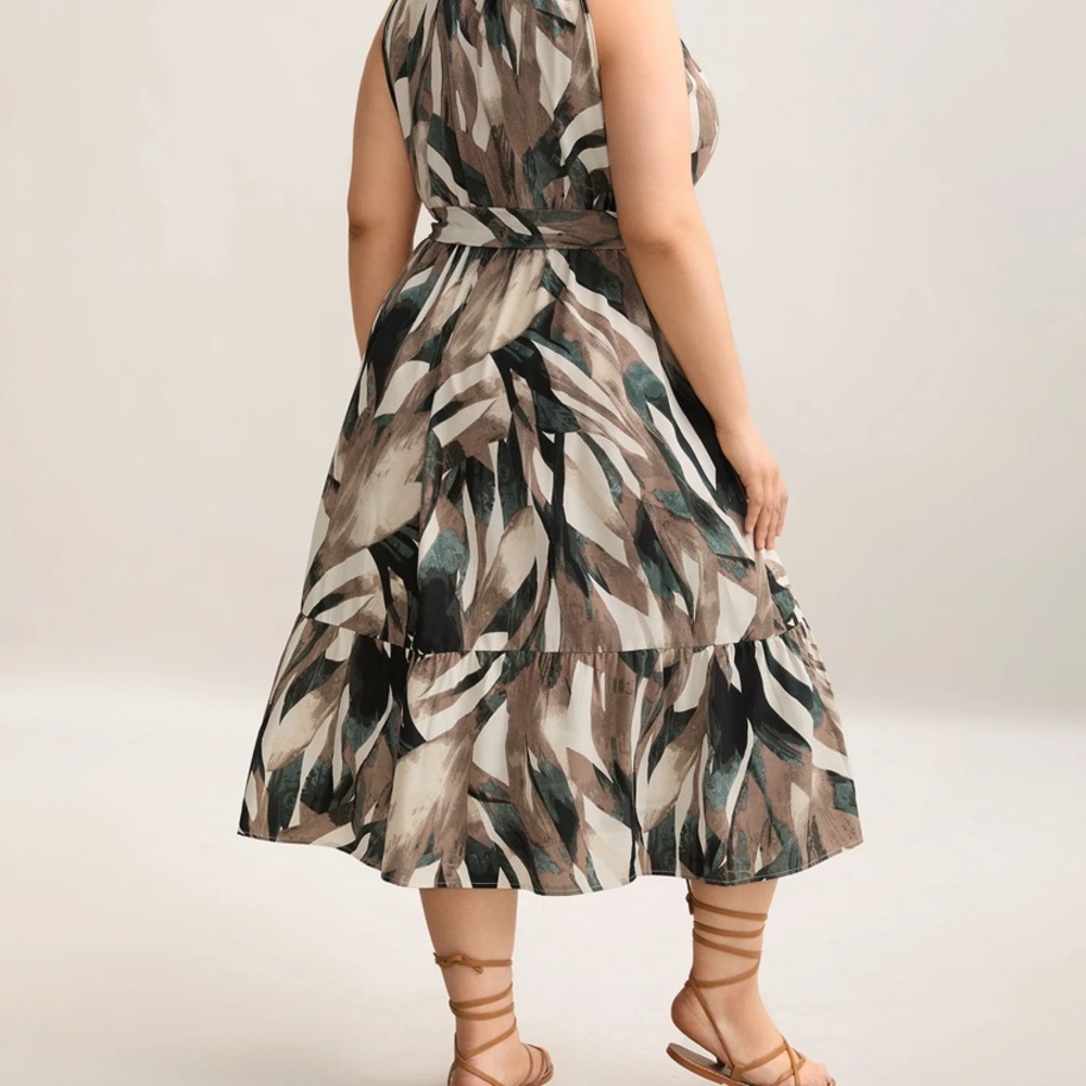 BLOOMCHIC Leaf Print Halter Neck Tiered Midi Dress | Size 3X (22-24) - Picture 3 of 10
